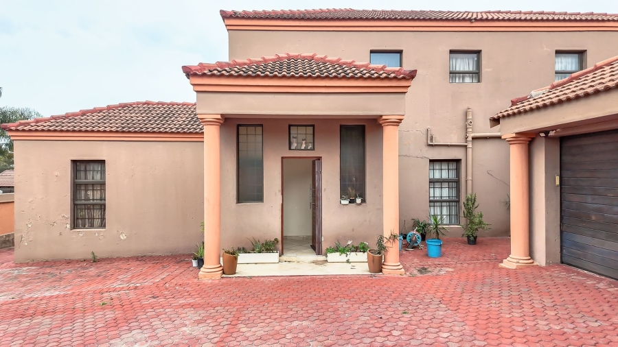 4 Bedroom Property for Sale in Safari Gardens North West